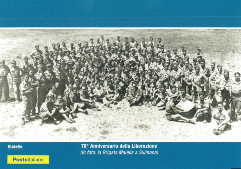 Cartolina e timbro speciali di Poste Italiane per gli 80 anni della Banda Patrioti della Maiella